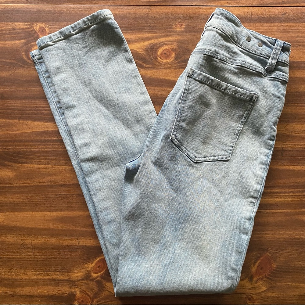 CABI #5883 Higher Rise Straight Denim Jeans Size 4 Women’s Light wash